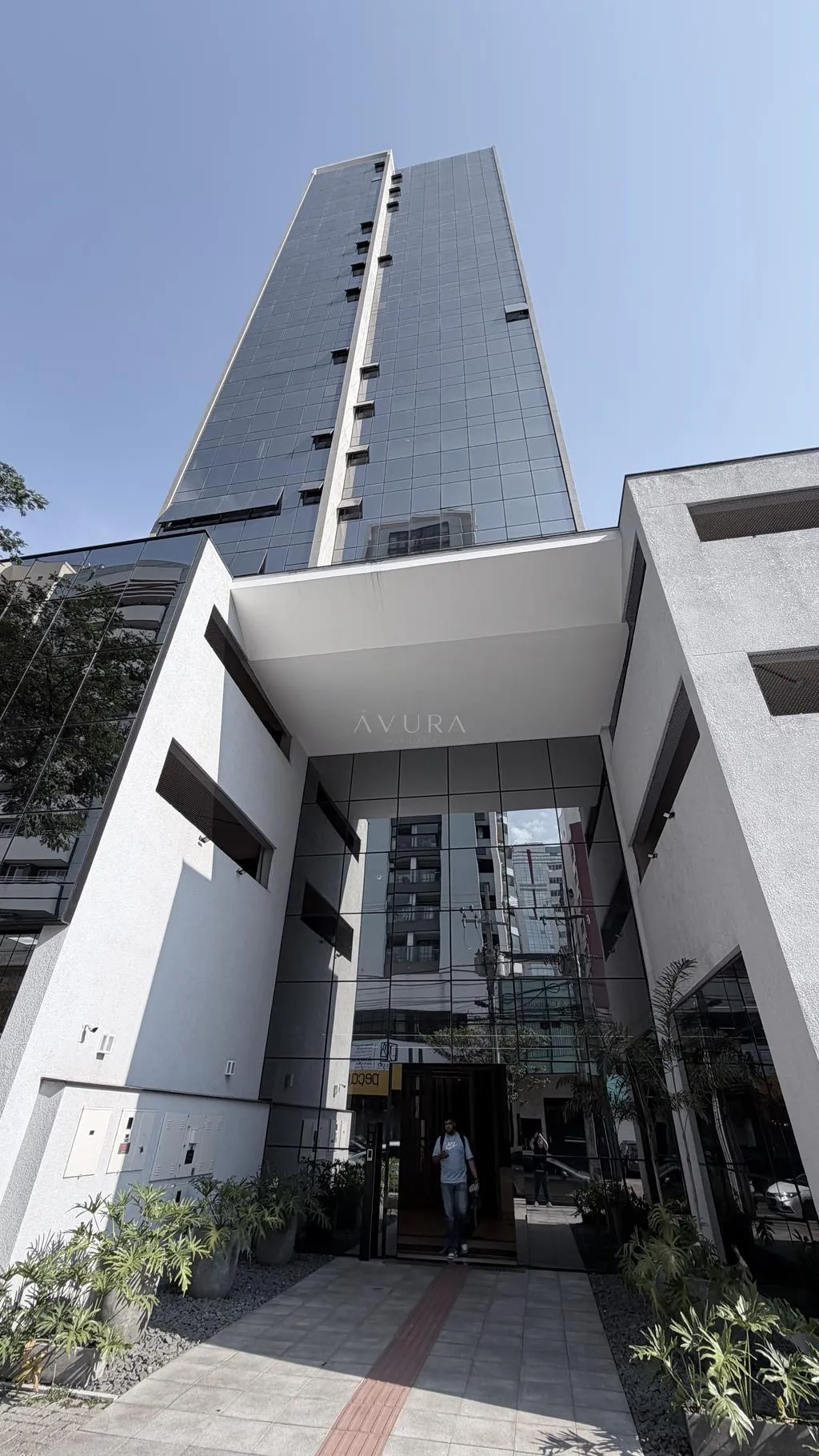 Sala à venda em Maringá, Zona 01, com 69,86 m², Edifício Centro Empresarial São Francisco de Assis