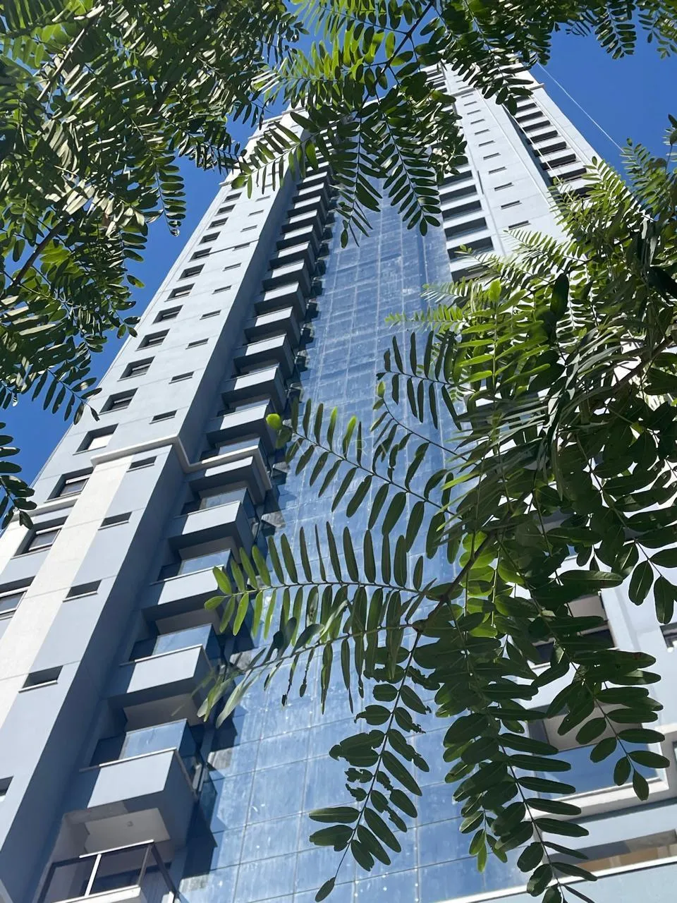 Apartamento à venda em Maringá, Zona 01, com 2 suítes, com 97 m², Edifício Morada do Park