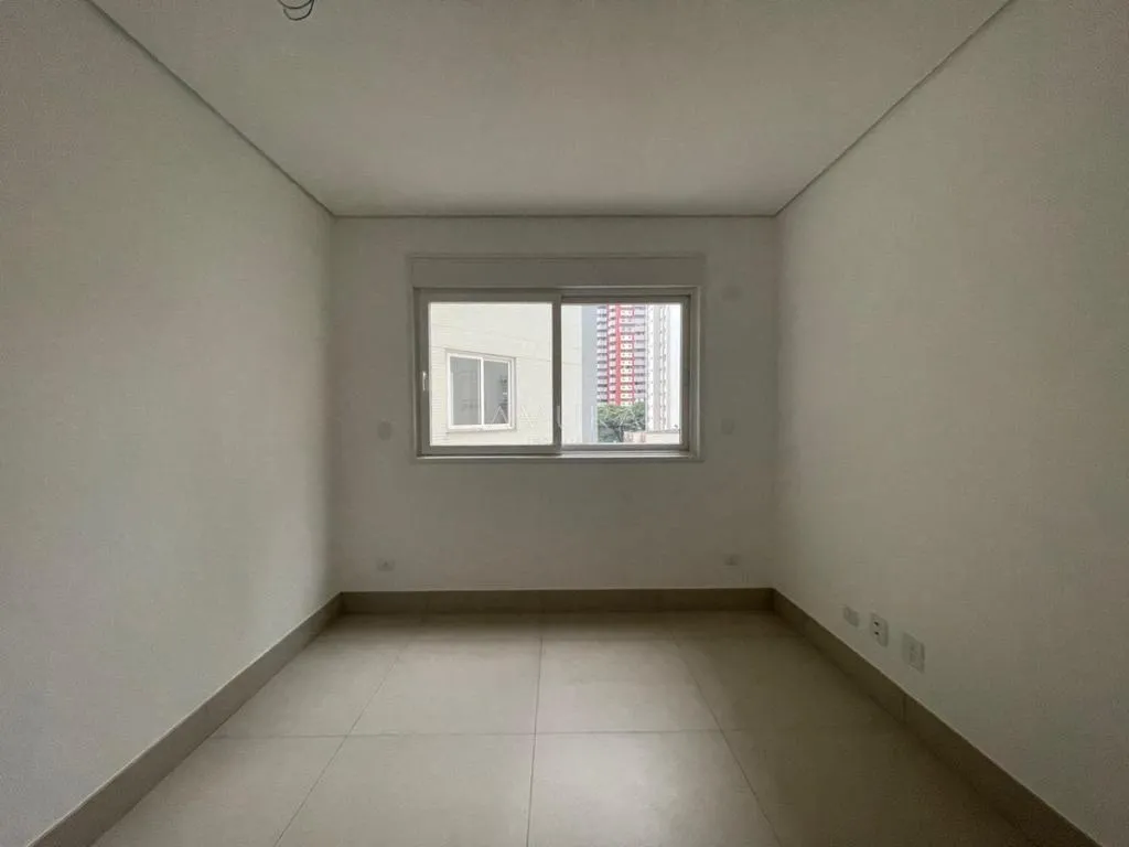 Apartamento à venda em Maringá, Zona 01, com 4 suítes, com 234 m², Condomínio Edifício Eng. Antonio Schwabe — foto 12
