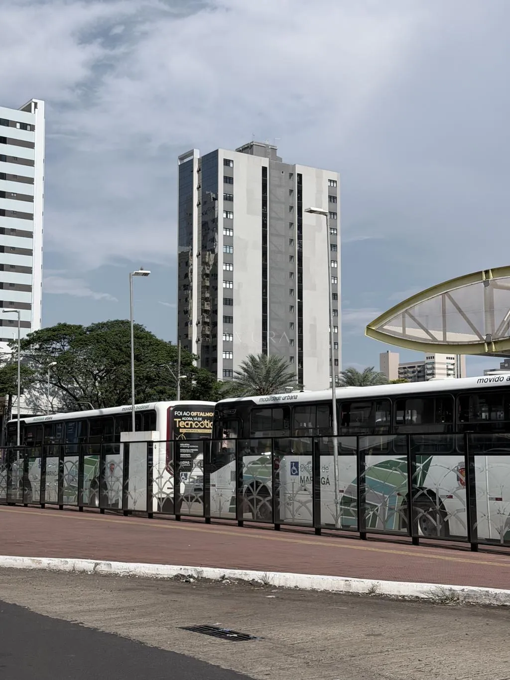 Sala à venda em Maringá, Zona 01, com 69,86 m², Edifício Centro Empresarial São Francisco de Assis