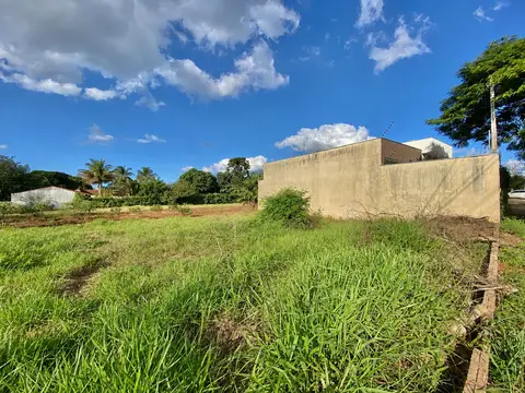 EXCELENTE MEIO TERRENO DESMEMBRADO À VENDA NO PORTAL DAS TORRES, EM MARINGÁ